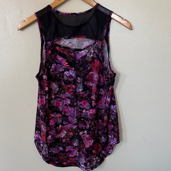 lululemon Sculpt Tank II in the Floral Illusion pattern size 6 - Picture 5 of 6